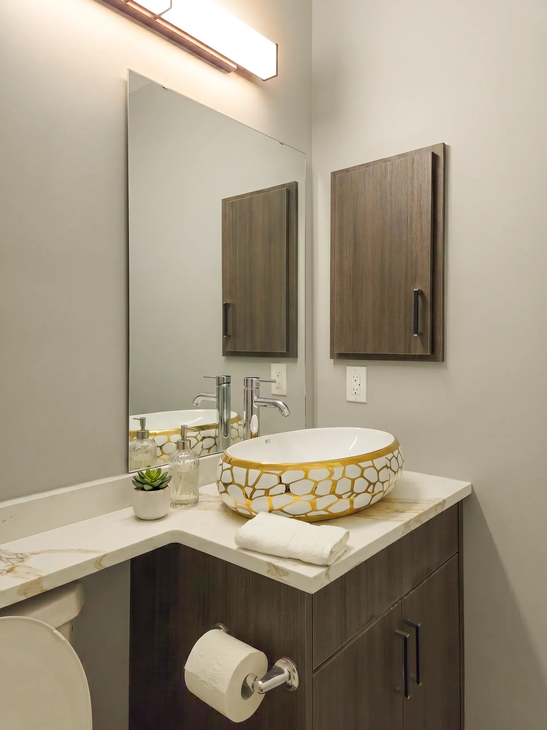 Bathroom vanity quartz installation
